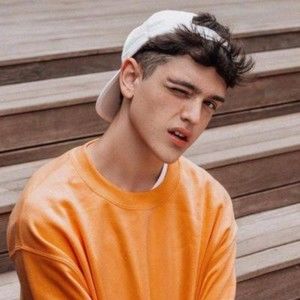 Meet your Posher, Mark